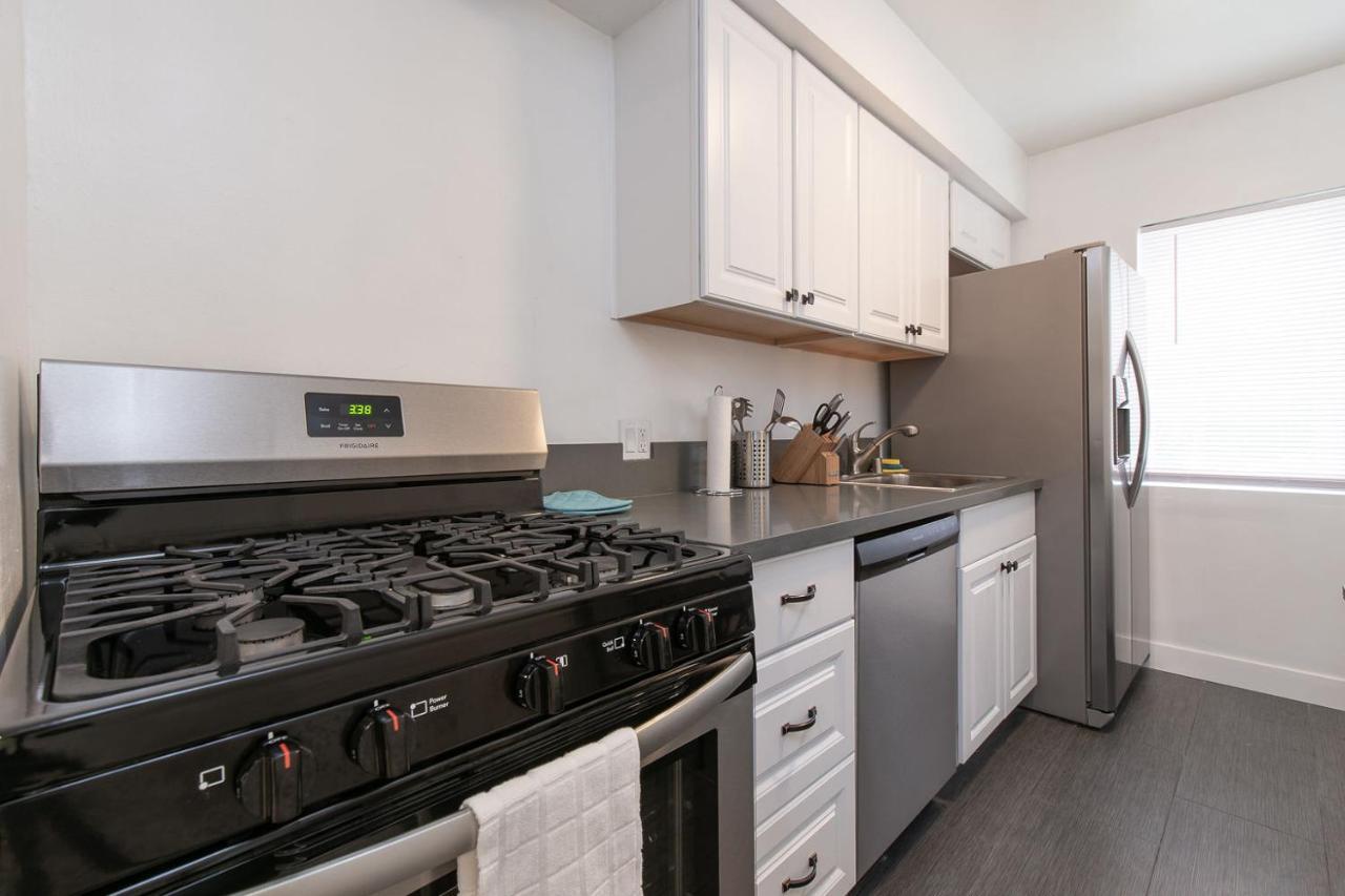 Cozy And Beachy! Apartment Long Beach Exterior photo